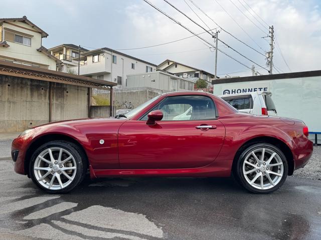 【納車前車検・整備】当店は、信頼できる整備工場と複数提携しており、どの整備工場でも一貫して高品質な車検整備をご提供いたします。専門の整備士が愛車の状態を丁寧に点検し、必要な修理や部品交換を行います。