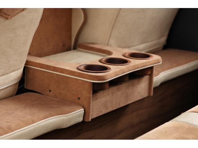 ハイエースバン ロングスーパーＧＬ　Ｓ－ＧＬ・ディーゼル・アースカラーパッケージ・ベージュ・電動スライドドア・クラフトプラスオリジナルバンライフカスタム・車中泊仕様・オリジナルセンターコンソール・セカンドキャビネット・シートカバー（23枚目）