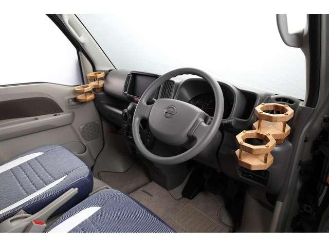 クリッパーバン ＧＸ　クラフトプラスバンライフオリジナルカスタム・車中泊仕様・オーク・カーゴキット・シートカバー・ドリンクホルダー・アシストグリップ・ダムド　ｌｉｔｔｌｅ　Ｄ・カロッツェリア７インチナビ・バックカメラ（25枚目）