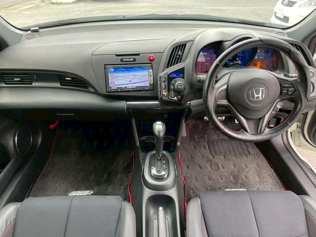 ＣＲ－Ｚ αマスターレーベル　禁煙車　ＺＦ２　後期型　リチウムイオン電池　ユーザー様買取車両　ＢＬＩＴＺマフラー　ハーフレザーシート　Ｇａｔｈｅｒｓ純正ナビ　Ｂｌｕｅｔｏｏｔｈオーディオ　ＴＶ　クルーズコントロール　純正１７インチ（3枚目）