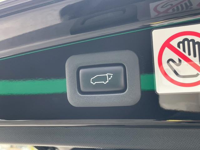 エスティマ アエラス　プレミアム　禁煙車　後期モデル　サンルーフ　ＴＲＤフルエアロ　両側電動スライドドア　純正９インチＳＤナビ　純正１２インチフリップダウンモニター　ハーフレザーシート　クルーズコントロール　パワーシート（12枚目）