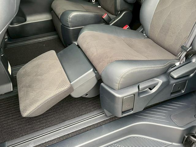 エスティマ アエラス　プレミアム　禁煙車　後期モデル　サンルーフ　ＴＲＤフルエアロ　両側電動スライドドア　純正９インチＳＤナビ　純正１２インチフリップダウンモニター　ハーフレザーシート　クルーズコントロール　パワーシート（44枚目）