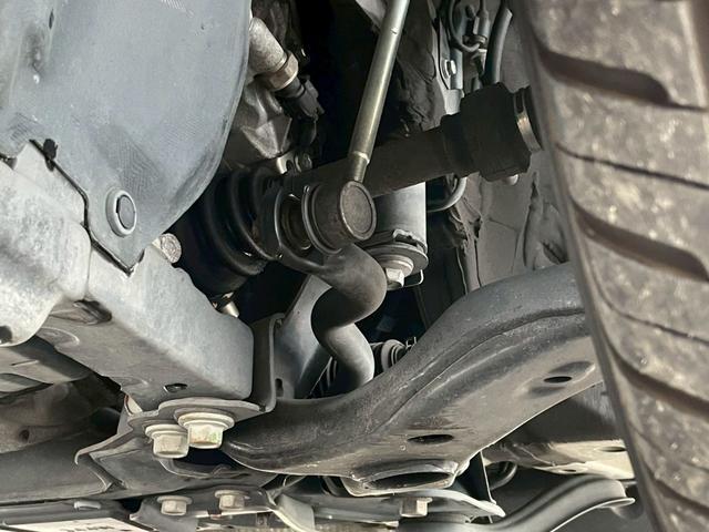 エスティマ アエラス　プレミアム　禁煙車　後期モデル　サンルーフ　ＴＲＤフルエアロ　両側電動スライドドア　純正９インチＳＤナビ　純正１２インチフリップダウンモニター　ハーフレザーシート　クルーズコントロール　パワーシート（66枚目）