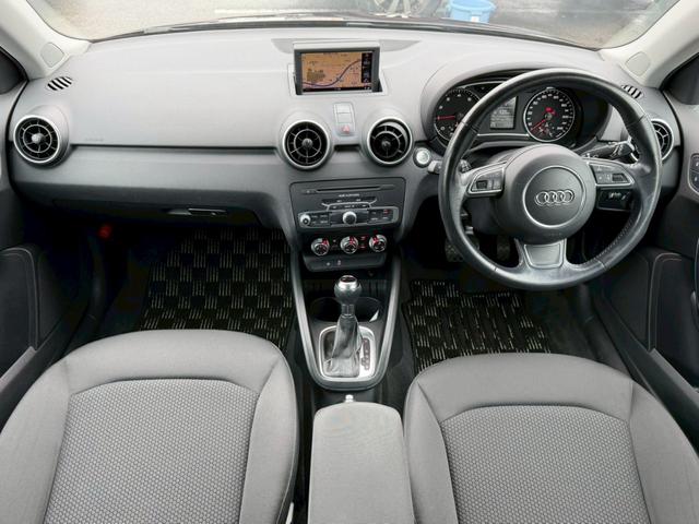 A1スポーツバック 1.4TFSI ワンオーナー 禁煙車 ユーザー様買取車両 プッシュスタート ナビ Bluetoothオーディオ HIDヘッドライト CD・DVD・TV再生 ETC 純正15インチアルミアイドリングストップ(4枚目)