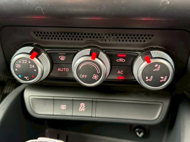 A1スポーツバック 1.4TFSI ワンオーナー 禁煙車 ユーザー様買取車両 プッシュスタート ナビ Bluetoothオーディオ HIDヘッドライト CD・DVD・TV再生 ETC 純正15インチアルミアイドリングストップ(10枚目)