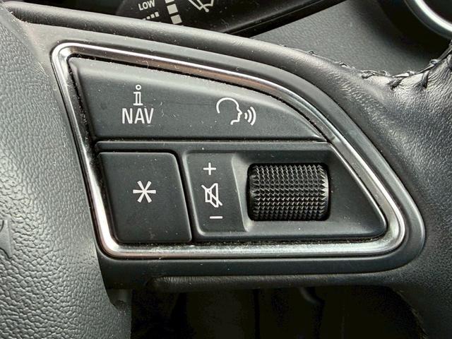 A1スポーツバック 1.4TFSI ワンオーナー 禁煙車 ユーザー様買取車両 プッシュスタート ナビ Bluetoothオーディオ HIDヘッドライト CD・DVD・TV再生 ETC 純正15インチアルミアイドリングストップ(11枚目)