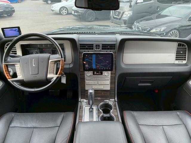 LINCOLN LINCOLN NAVIGATOR BASE GRADE