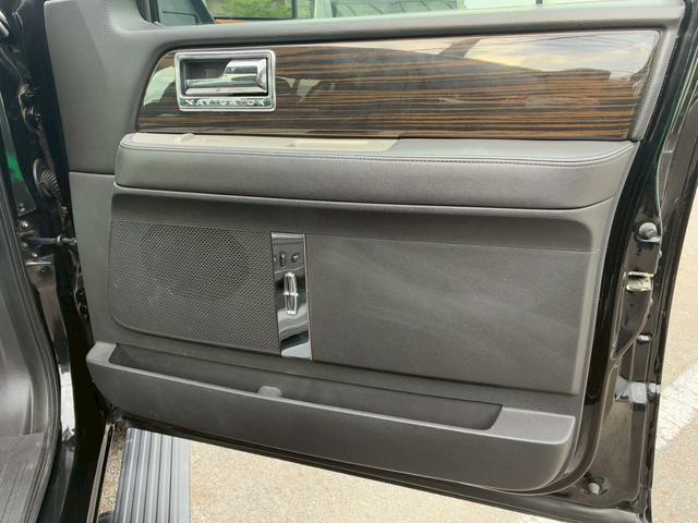 LINCOLN LINCOLN NAVIGATOR BASE GRADE