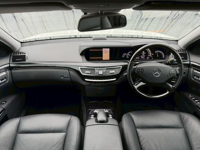 Sクラス S350 ブルーエフィシェンシー グランドED 禁煙車 法人ワンオーナー 後期最終モデル ディーラーフルメンテ サンルーフ 黒革シート キーレスゴー 後席モニター レーダークルーズコントロール シートヒーター HIDヘッド 純正19インチアルミ(5枚目)