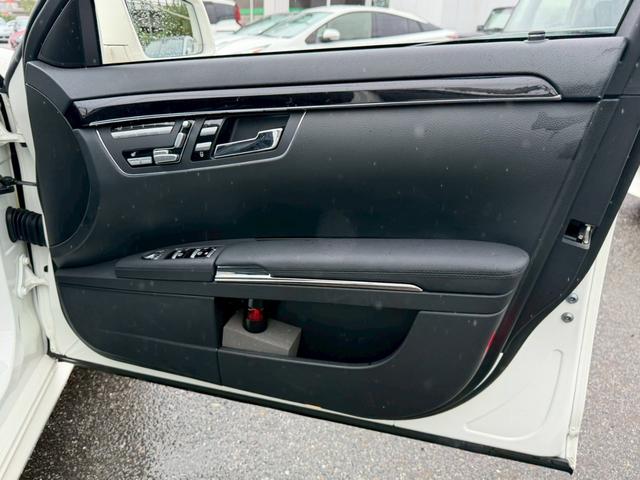 Sクラス S350 ブルーエフィシェンシー グランドED 禁煙車 法人ワンオーナー 後期最終モデル ディーラーフルメンテ サンルーフ 黒革シート キーレスゴー 後席モニター レーダークルーズコントロール シートヒーター HIDヘッド 純正19インチアルミ(42枚目)