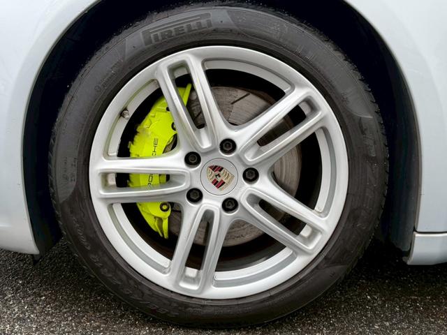 パナメーラ S E-ハイブリッド ユーザー様買取車両 スポーツクロノパッケージ 後期型 正規ディーラー車 サラウンドビューシステム LEDヘッドライト ダイナミックライトシステムプラス エントリードライブシステム  本革シート(24枚目)