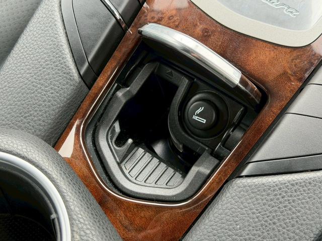パナメーラ S E-ハイブリッド ユーザー様買取車両 スポーツクロノパッケージ 後期型 正規ディーラー車 サラウンドビューシステム LEDヘッドライト ダイナミックライトシステムプラス エントリードライブシステム  本革シート(37枚目)