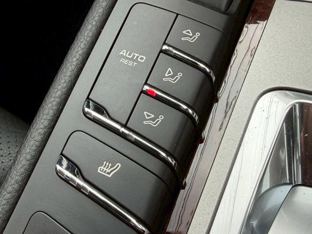 パナメーラ S E-ハイブリッド ユーザー様買取車両 スポーツクロノパッケージ 後期型 正規ディーラー車 サラウンドビューシステム LEDヘッドライト ダイナミックライトシステムプラス エントリードライブシステム  本革シート(42枚目)