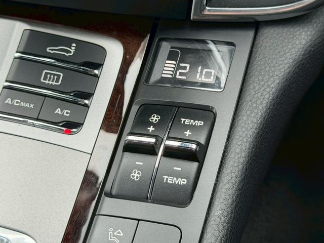 パナメーラ S E-ハイブリッド ユーザー様買取車両 スポーツクロノパッケージ 後期型 正規ディーラー車 サラウンドビューシステム LEDヘッドライト ダイナミックライトシステムプラス エントリードライブシステム  本革シート(43枚目)