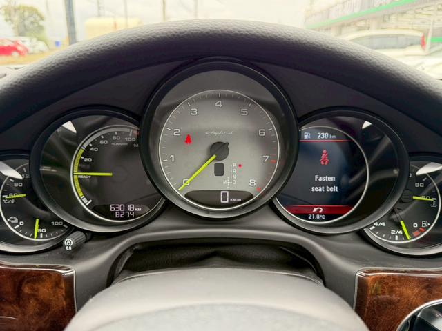 パナメーラ S E-ハイブリッド ユーザー様買取車両 スポーツクロノパッケージ 後期型 正規ディーラー車 サラウンドビューシステム LEDヘッドライト ダイナミックライトシステムプラス エントリードライブシステム  本革シート(47枚目)