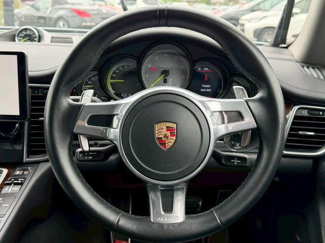 パナメーラ S E-ハイブリッド ユーザー様買取車両 スポーツクロノパッケージ 後期型 正規ディーラー車 サラウンドビューシステム LEDヘッドライト ダイナミックライトシステムプラス エントリードライブシステム  本革シート(48枚目)