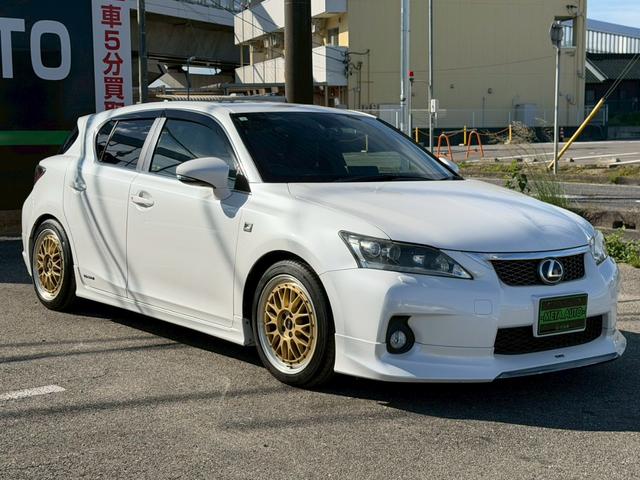 ＣＴ ＣＴ２００ｈ　Ｆスポーツ　ユーザー様買取車両　モデリスタフルエアロ　サンルーフ　ＢＢＳ１７インチＡＷ　クルーズコントロール　レザーシート　シートメモリー　バックカメラ　フルセグ　ローダウン　ミラー型ドラレコ　プッシュスタート（9枚目）