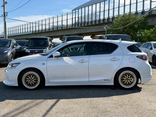 ＣＴ ＣＴ２００ｈ　Ｆスポーツ　ユーザー様買取車両　モデリスタフルエアロ　サンルーフ　ＢＢＳ１７インチＡＷ　クルーズコントロール　レザーシート　シートメモリー　バックカメラ　フルセグ　ローダウン　ミラー型ドラレコ　プッシュスタート（12枚目）