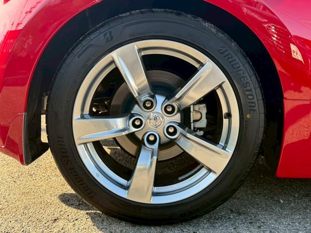 フェアレディＺ ベースグレード　禁煙車　６ＭＴ　ワンオーナー　屋内保管　ディーラーメンテ　純正ＨＤＤナビ　Ｂｌｕｅｔｏｏｔｈオーディオ　インテリジェントキー　ＨＩＤヘッドライト　オートヘッドライト　フルノーマル　ＥＴＣ（27枚目）