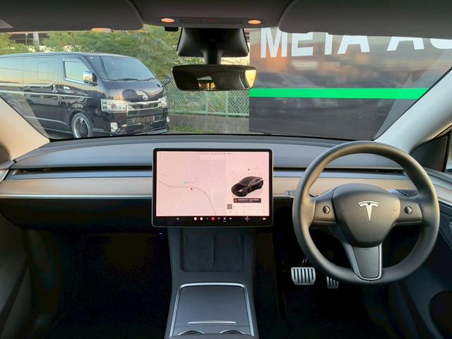 モデルY パフォーマンス 4WD ワンオーナー禁煙車 弊社買取車両 メーカー保証残有 デュアルモーター 21インチAW 15インチディスプレイ Ryzenモデル オートパイロット ガラスルーフ 全席シートヒーター LEDヘッド(4枚目)