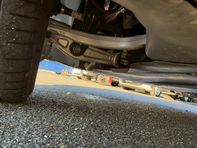 モデルY パフォーマンス 4WD ワンオーナー禁煙車 弊社買取車両 メーカー保証残有 デュアルモーター 21インチAW 15インチディスプレイ Ryzenモデル オートパイロット ガラスルーフ 全席シートヒーター LEDヘッド(73枚目)