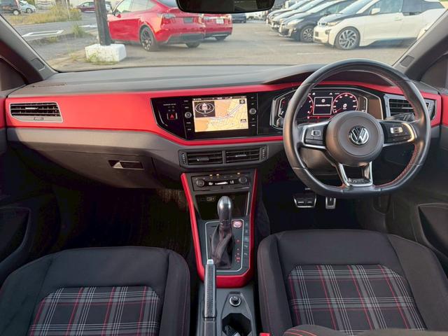 ポロGTI ベースグレード 5名セーフティパッケージ Discover Proパッケージ DR記録簿 純正ナビ カープレイ レーダークルーズコントロール フルセグ ブラインンドスポットモニター LEDヘッド 純正17インチAW(2枚目)