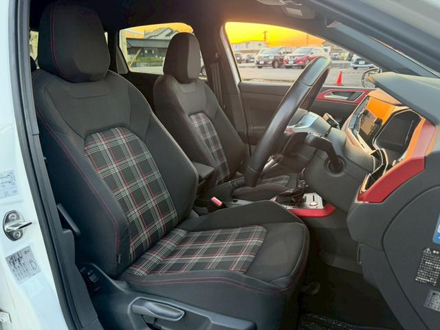 ポロGTI ベースグレード 5名セーフティパッケージ Discover Proパッケージ DR記録簿 純正ナビ カープレイ レーダークルーズコントロール フルセグ ブラインンドスポットモニター LEDヘッド 純正17インチAW(3枚目)