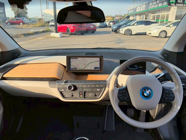 ｉ３ ロッジ　レンジ・エクステンダー装備車　中期モデル　３３．３ｋＷｈ　サーマルマネジメントパッケージ　ｈａｒｍａｎｋａｒｄｏｎスピーカー　ＤＲ記録簿　純正１９インチＡＷ　ＬＥＤヘッド　レーダークルーズコントロール　ドライビングアシスト＋（2枚目）