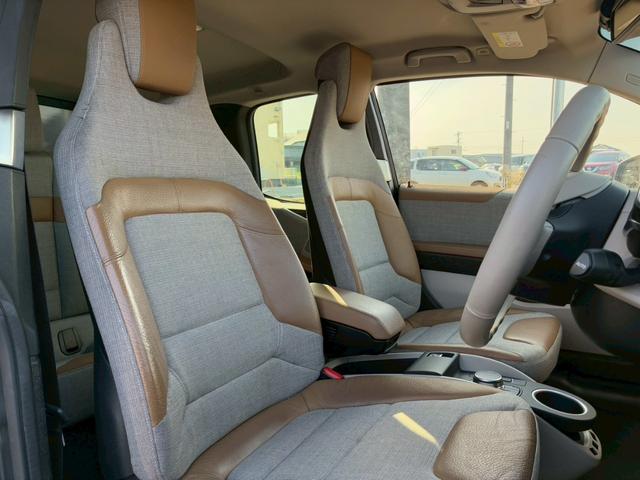 ｉ３ ロッジ　レンジ・エクステンダー装備車　中期モデル　３３．３ｋＷｈ　サーマルマネジメントパッケージ　ｈａｒｍａｎｋａｒｄｏｎスピーカー　ＤＲ記録簿　純正１９インチＡＷ　ＬＥＤヘッド　レーダークルーズコントロール　ドライビングアシスト＋（7枚目）