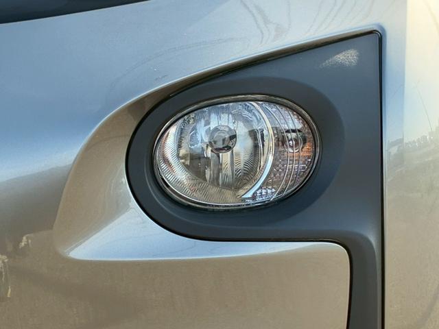 ｉ３ ロッジ　レンジ・エクステンダー装備車　中期モデル　３３．３ｋＷｈ　サーマルマネジメントパッケージ　ｈａｒｍａｎｋａｒｄｏｎスピーカー　ＤＲ記録簿　純正１９インチＡＷ　ＬＥＤヘッド　レーダークルーズコントロール　ドライビングアシスト＋（31枚目）