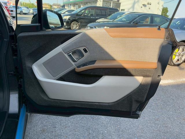 ｉ３ ロッジ　レンジ・エクステンダー装備車　中期モデル　３３．３ｋＷｈ　サーマルマネジメントパッケージ　ｈａｒｍａｎｋａｒｄｏｎスピーカー　ＤＲ記録簿　純正１９インチＡＷ　ＬＥＤヘッド　レーダークルーズコントロール　ドライビングアシスト＋（55枚目）