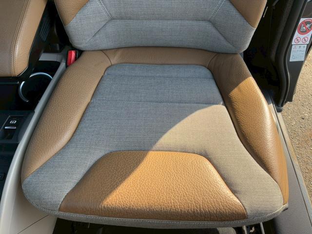 ｉ３ ロッジ　レンジ・エクステンダー装備車　中期モデル　３３．３ｋＷｈ　サーマルマネジメントパッケージ　ｈａｒｍａｎｋａｒｄｏｎスピーカー　ＤＲ記録簿　純正１９インチＡＷ　ＬＥＤヘッド　レーダークルーズコントロール　ドライビングアシスト＋（62枚目）