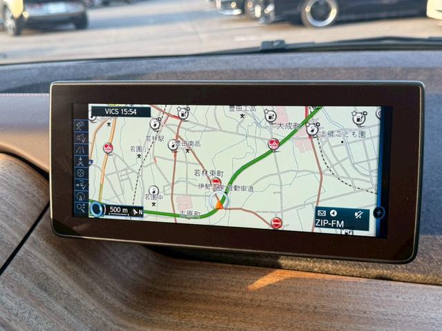 i3 ベースグレード 禁煙車 スイートインテリアレザーシート LEDヘッドライト シートヒーター 純正19インチオプションアルミホイール アダプティブクルーズコントロール Bluetoothオーディオ ETC(8枚目)