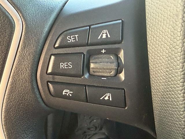 i3 ベースグレード 禁煙車 スイートインテリアレザーシート LEDヘッドライト シートヒーター 純正19インチオプションアルミホイール アダプティブクルーズコントロール Bluetoothオーディオ ETC(12枚目)