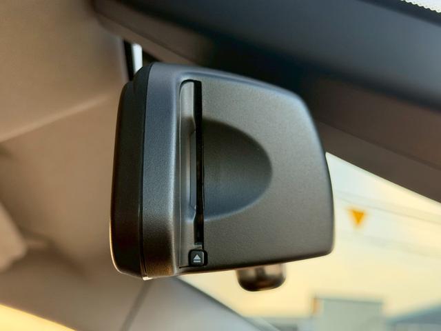 i3 ベースグレード 禁煙車 スイートインテリアレザーシート LEDヘッドライト シートヒーター 純正19インチオプションアルミホイール アダプティブクルーズコントロール Bluetoothオーディオ ETC(13枚目)