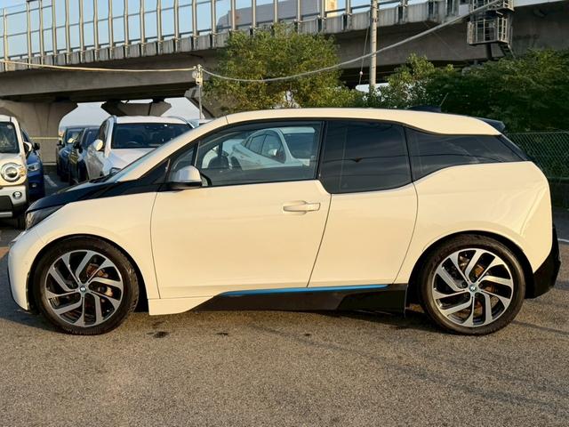i3 ベースグレード 禁煙車 スイートインテリアレザーシート LEDヘッドライト シートヒーター 純正19インチオプションアルミホイール アダプティブクルーズコントロール Bluetoothオーディオ ETC(19枚目)