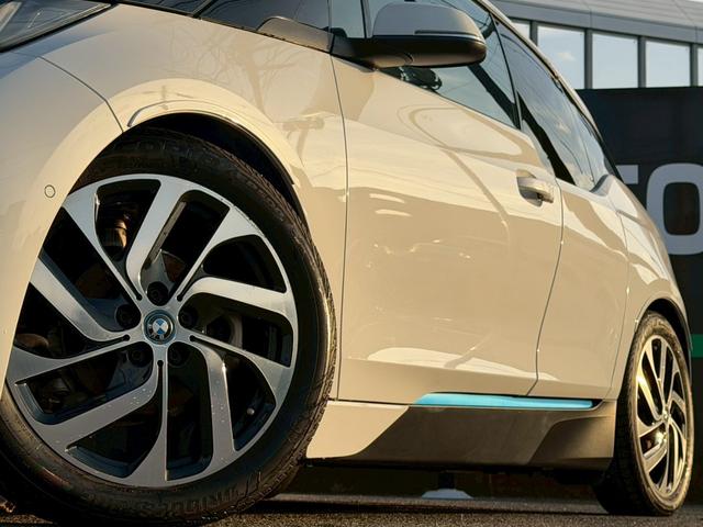 i3 ベースグレード 禁煙車 スイートインテリアレザーシート LEDヘッドライト シートヒーター 純正19インチオプションアルミホイール アダプティブクルーズコントロール Bluetoothオーディオ ETC(24枚目)