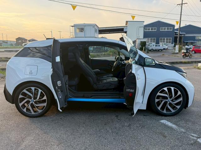 i3 ベースグレード 禁煙車 スイートインテリアレザーシート LEDヘッドライト シートヒーター 純正19インチオプションアルミホイール アダプティブクルーズコントロール Bluetoothオーディオ ETC(35枚目)