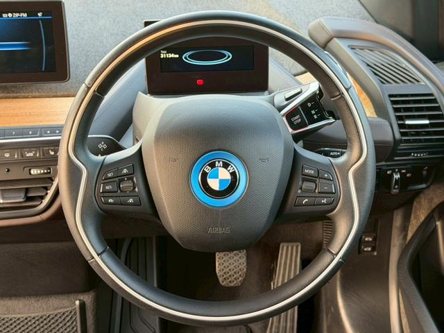 i3 ベースグレード 禁煙車 スイートインテリアレザーシート LEDヘッドライト シートヒーター 純正19インチオプションアルミホイール アダプティブクルーズコントロール Bluetoothオーディオ ETC(38枚目)