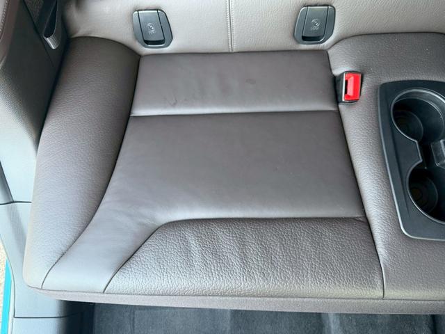 i3 ベースグレード 禁煙車 スイートインテリアレザーシート LEDヘッドライト シートヒーター 純正19インチオプションアルミホイール アダプティブクルーズコントロール Bluetoothオーディオ ETC(51枚目)