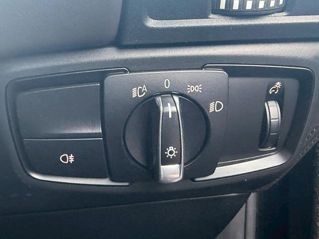 i3 ベースグレード 禁煙車 スイートインテリアレザーシート LEDヘッドライト シートヒーター 純正19インチオプションアルミホイール アダプティブクルーズコントロール Bluetoothオーディオ ETC(62枚目)