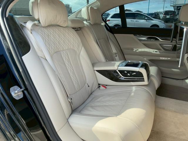 ７シリーズ ７５０Ｌｉ　ワンオーナー禁煙車　スカイラウンジパノラマサンルーフ　エグゼクティブラウンジシート　デザインピュアエクセレンスインテリア　デザインピュアエクセレンスＰＫＧ　オプション１５本スポーク２０インチＡＷ（10枚目）