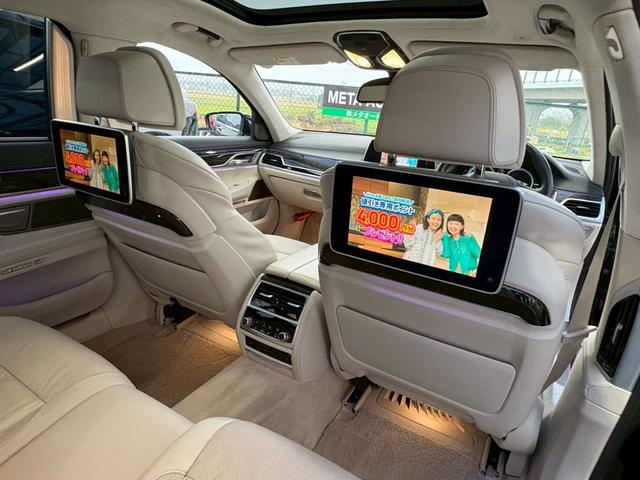 ７シリーズ ７５０Ｌｉ　ワンオーナー禁煙車　スカイラウンジパノラマサンルーフ　エグゼクティブラウンジシート　デザインピュアエクセレンスインテリア　デザインピュアエクセレンスＰＫＧ　オプション１５本スポーク２０インチＡＷ（12枚目）
