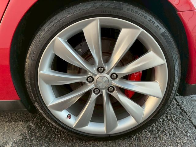 モデルS P85D 禁煙車 プレミアムアップグレードパッケージ テックパッケージ ウルトラHiWiサウンド 0-100/3.3秒 オートパイロット スマートエアサスペンション パワーシート 開閉式ガラスルーフ ETC(24枚目)