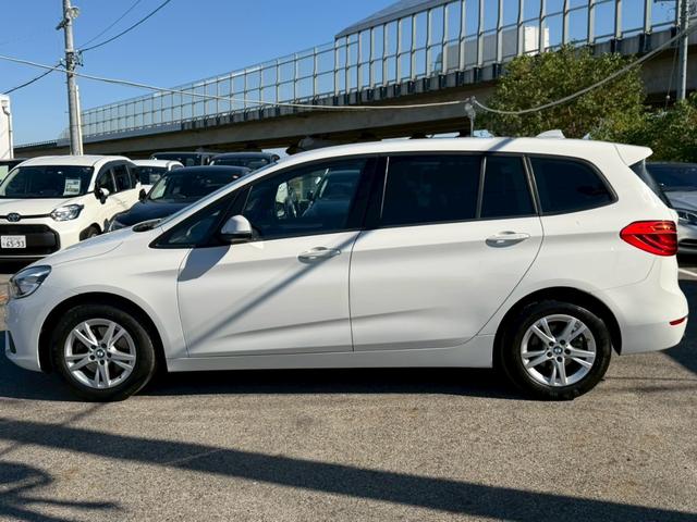 ２シリーズ ２１８ｄグランツアラー　禁煙車　衝突軽減　プラスＰＫＧ　コンフォートＰＫＧ　ＬＥＤヘッドライト　８．８インチＨＤＤナビ　クルーズコントロール　ドライビングアシスト　左右独立オートエアコン　純正１６インチＡＷ　パワーバックドア（16枚目）