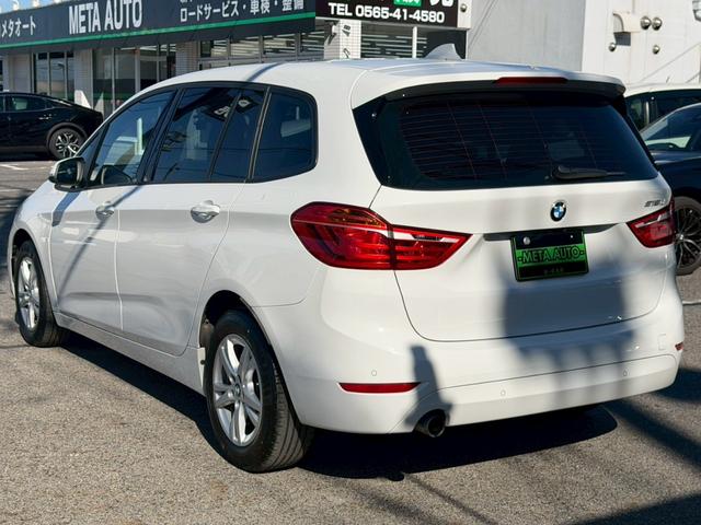 ２シリーズ ２１８ｄグランツアラー　禁煙車　衝突軽減　プラスＰＫＧ　コンフォートＰＫＧ　ＬＥＤヘッドライト　８．８インチＨＤＤナビ　クルーズコントロール　ドライビングアシスト　左右独立オートエアコン　純正１６インチＡＷ　パワーバックドア（19枚目）