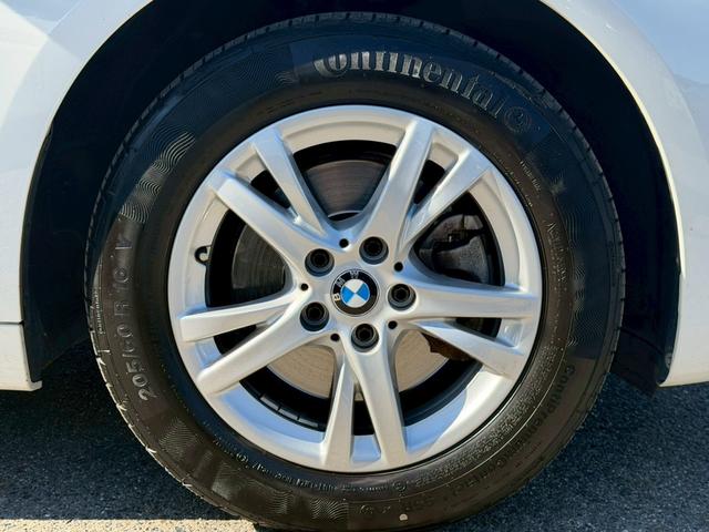 ２シリーズ ２１８ｄグランツアラー　禁煙車　衝突軽減　プラスＰＫＧ　コンフォートＰＫＧ　ＬＥＤヘッドライト　８．８インチＨＤＤナビ　クルーズコントロール　ドライビングアシスト　左右独立オートエアコン　純正１６インチＡＷ　パワーバックドア（24枚目）