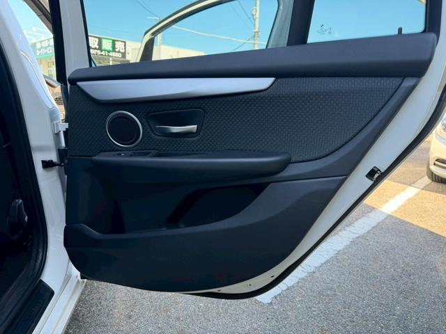 ２シリーズ ２１８ｄグランツアラー　禁煙車　衝突軽減　プラスＰＫＧ　コンフォートＰＫＧ　ＬＥＤヘッドライト　８．８インチＨＤＤナビ　クルーズコントロール　ドライビングアシスト　左右独立オートエアコン　純正１６インチＡＷ　パワーバックドア（53枚目）