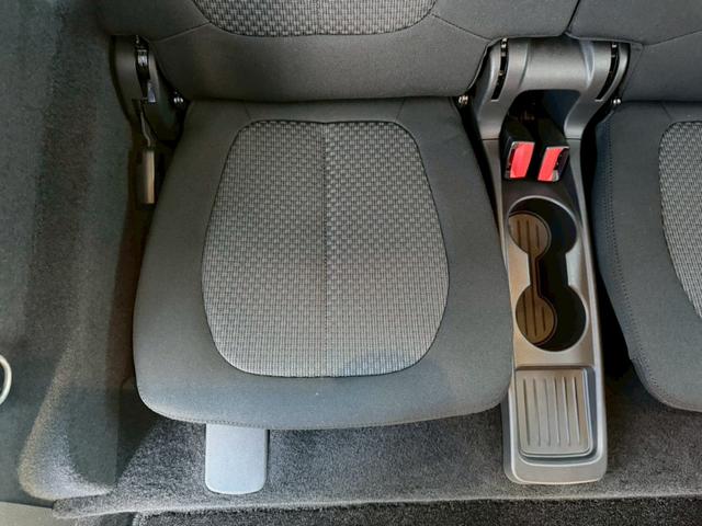 ２シリーズ ２１８ｄグランツアラー　禁煙車　衝突軽減　プラスＰＫＧ　コンフォートＰＫＧ　ＬＥＤヘッドライト　８．８インチＨＤＤナビ　クルーズコントロール　ドライビングアシスト　左右独立オートエアコン　純正１６インチＡＷ　パワーバックドア（62枚目）