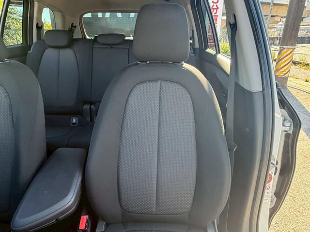 ２シリーズ ２１８ｄグランツアラー　禁煙車　衝突軽減　プラスＰＫＧ　コンフォートＰＫＧ　ＬＥＤヘッドライト　８．８インチＨＤＤナビ　クルーズコントロール　ドライビングアシスト　左右独立オートエアコン　純正１６インチＡＷ　パワーバックドア（63枚目）